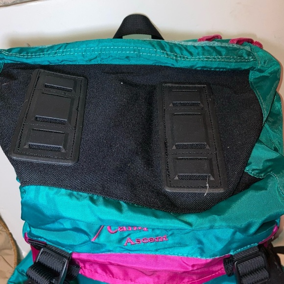 Vintage 1990s Camp Trails Ascent
Hiking / camping backpack teal green and pink - Picture 7 of 12